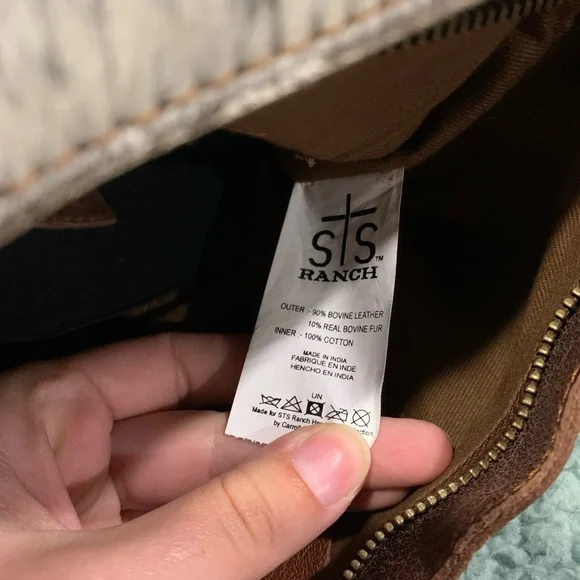 STS Ranchwear Cowhide Crossbody - Picture 9 of 11